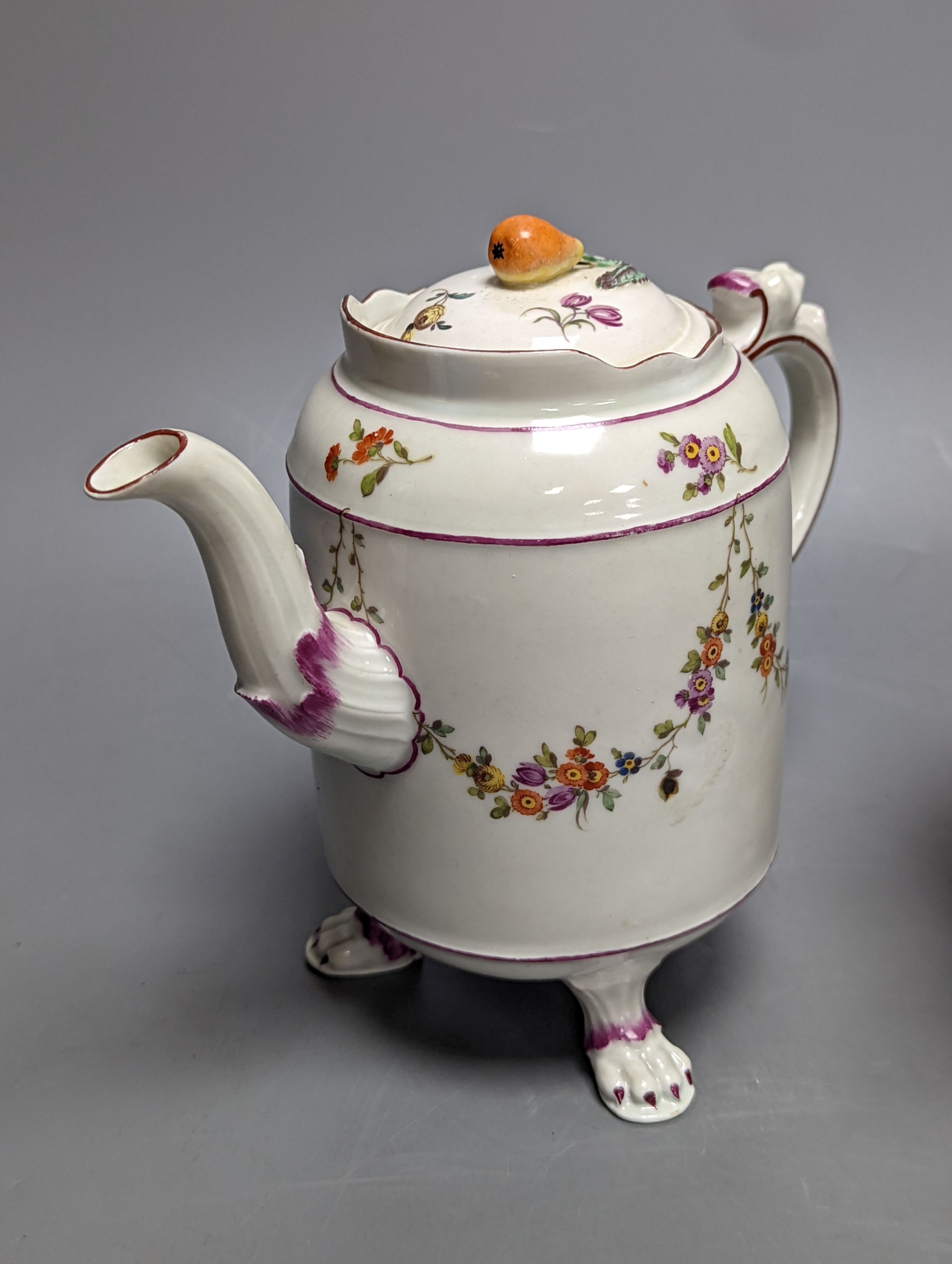 Two late 18th/early 19th century Ludwigsburg teapots and covers, 17cm